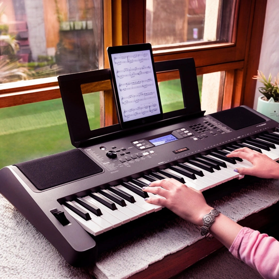 Yamaha PSRI300 61-Key Portable Keyboard