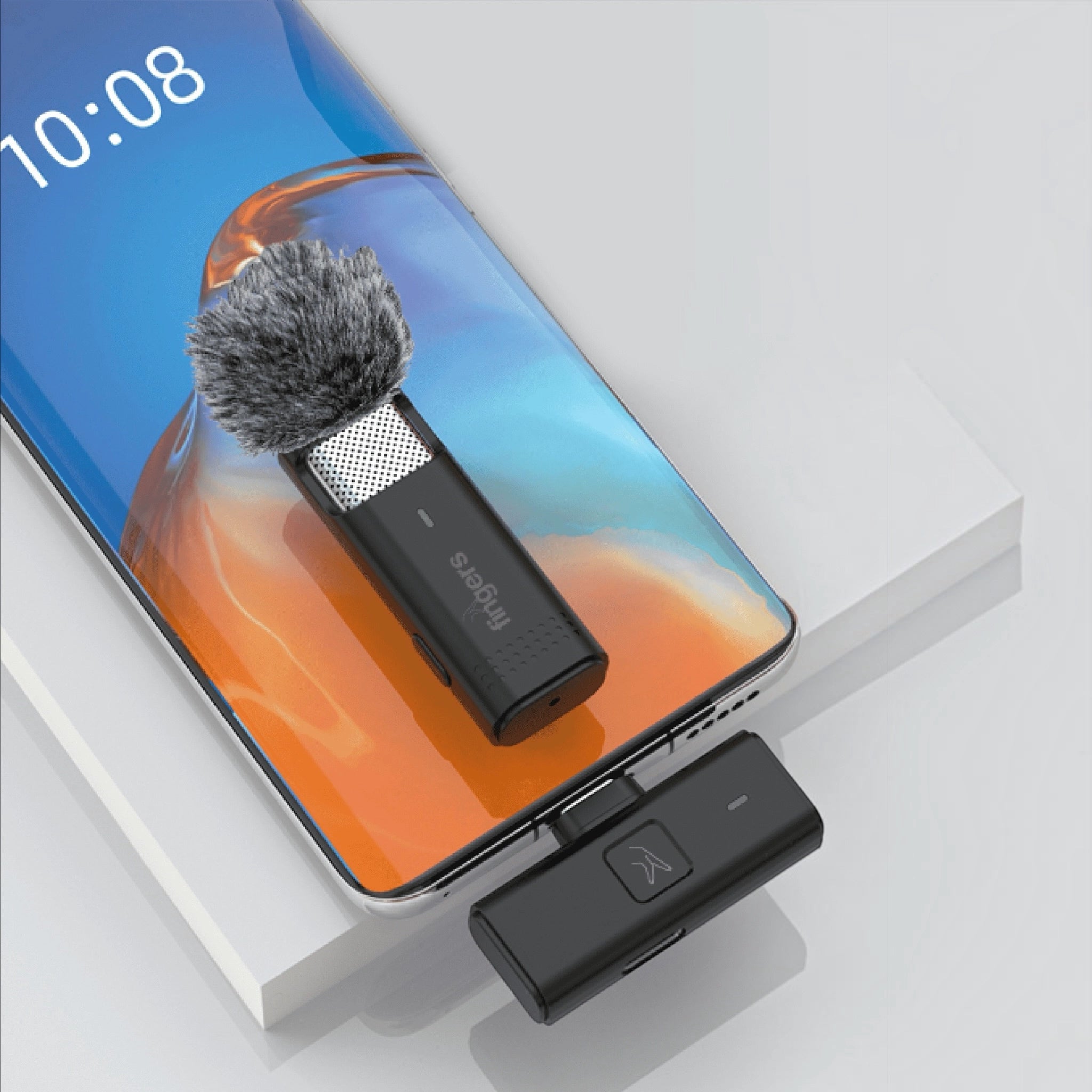 Fingers Lightning Phone Microphone