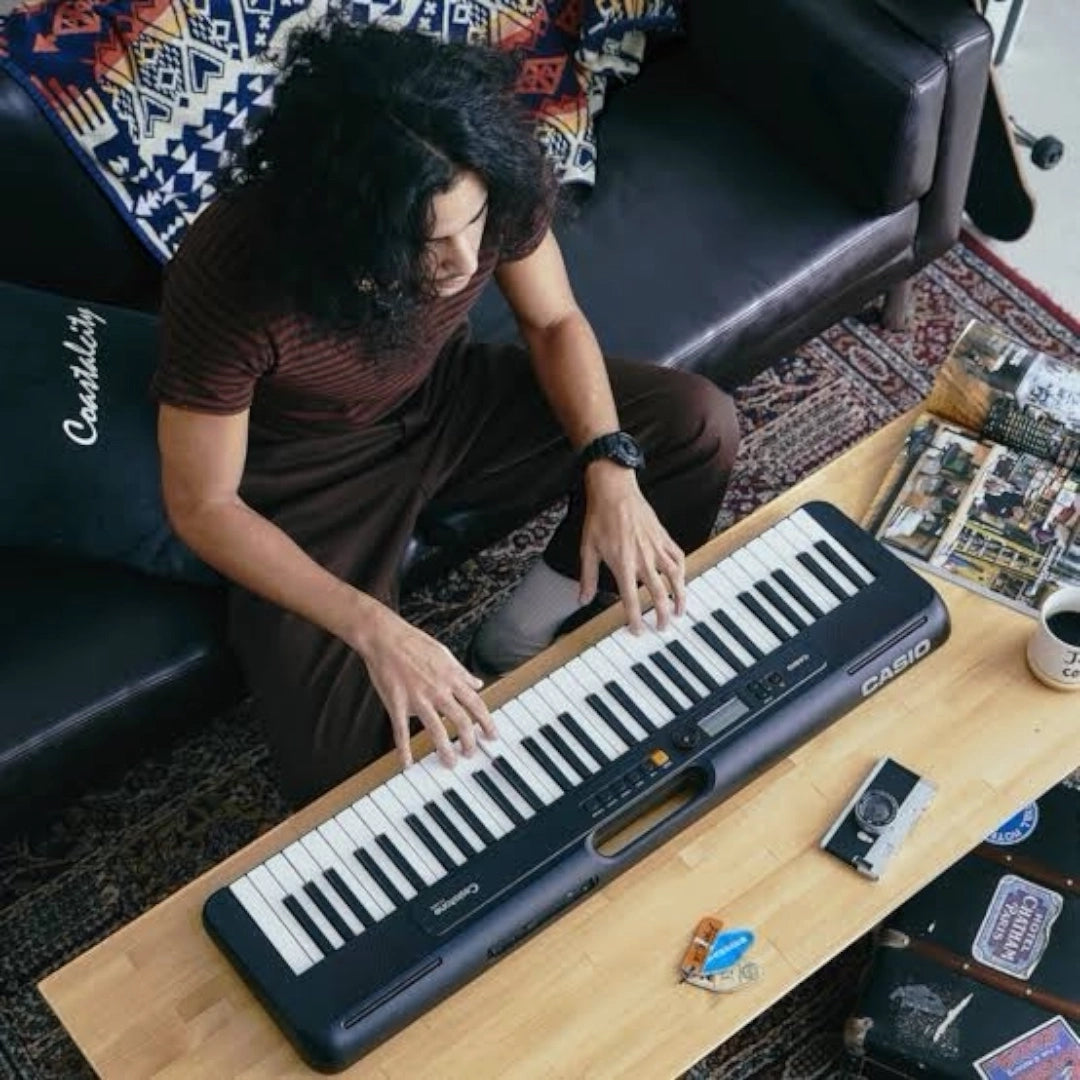 Casio CTS200BK 61-Key Portable Keyboard - Black